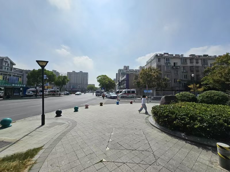 好运站（食其坊中式快餐）写字楼底商、四周小区、纯一层220㎡快餐店转让