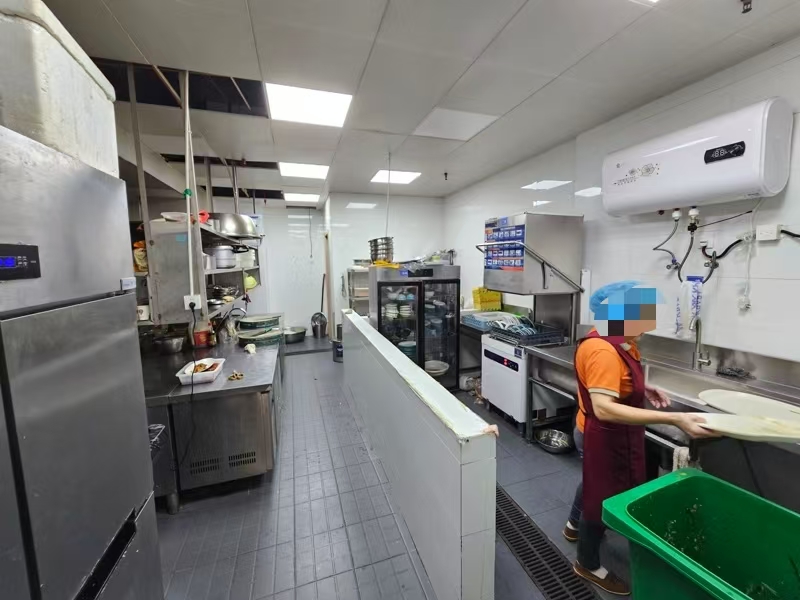 好运站（食其坊中式快餐）写字楼底商、四周小区、纯一层220㎡快餐店转让
