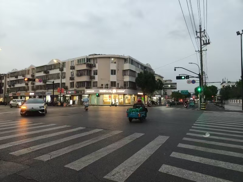 好运转（隆江猪脚饭）洪合镇十字路口拐角猪脚饭店转让