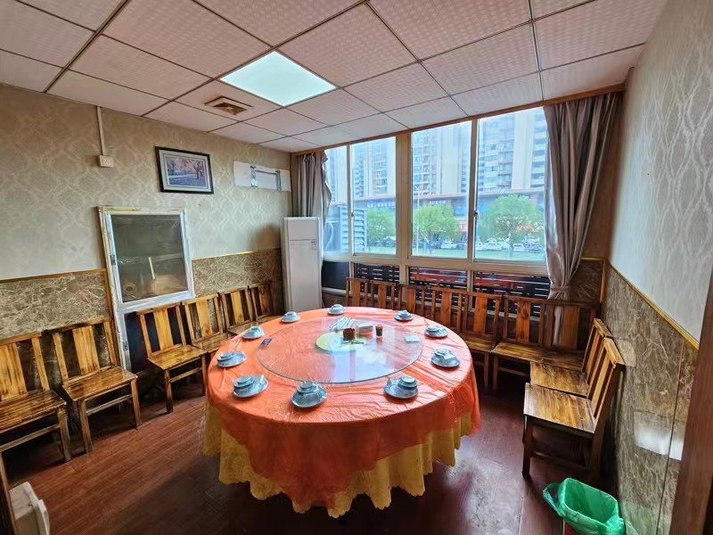 好运转（小味轩家常菜）姚家路餐饮街140㎡餐饮店转让、开了十一年了