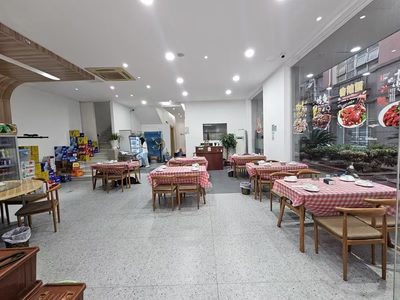 好运转（鑫聚汇.龙虾烤鱼）四周小区公寓娱乐场所围绕300㎡夜宵店转让