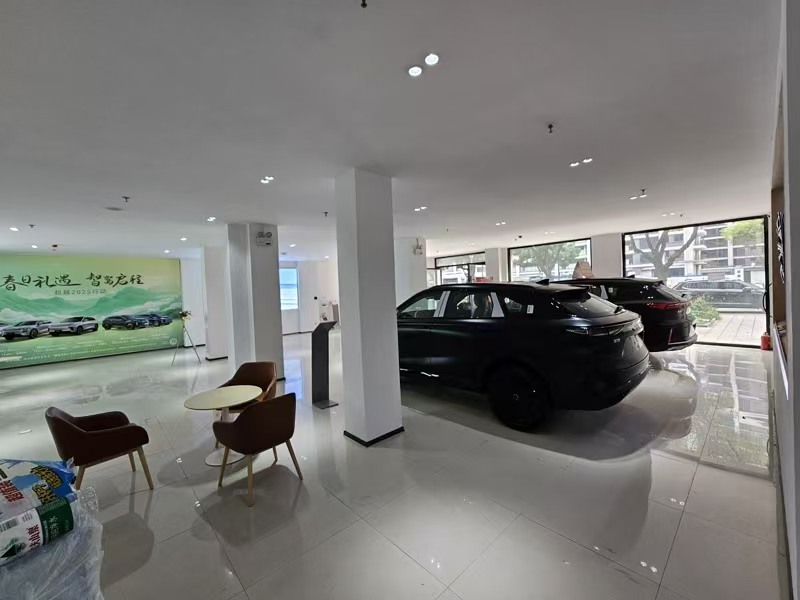 好运转(星途汽车展厅转让)成熟小区围绕、附近工业厂区、商业广场