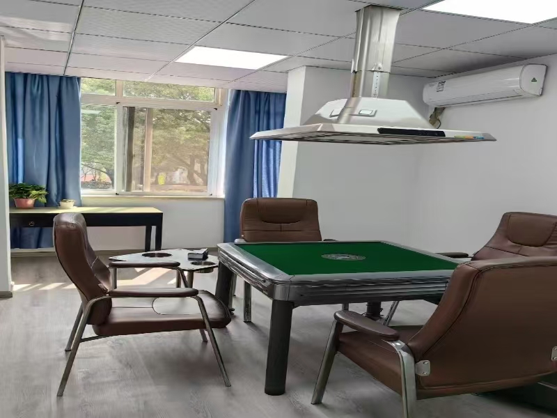 好运转(磊诺棋牌)嘉兴市秀洲区洪兴花园北区201-203号,300㎡棋牌室转让