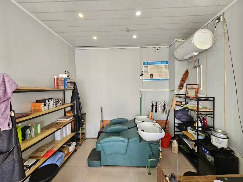 好运转(古藤.专业烫染)小区门口旁理发店转让、开了3年、房租1000/月