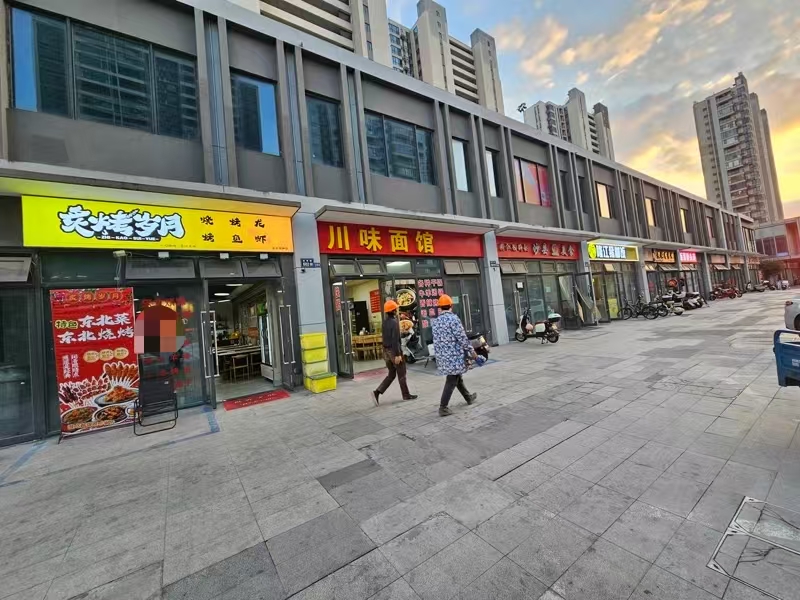 好运转(炙烤岁月)秀洲区纯一层100平方烧烤店转让