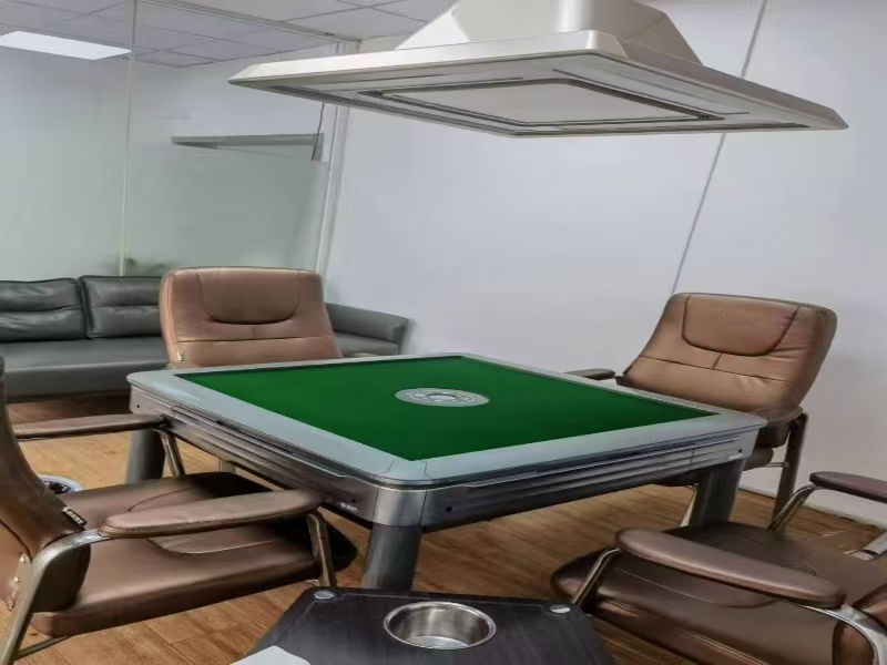 好运转(磊诺棋牌)嘉兴市秀洲区洪兴花园北区201-203号,300㎡棋牌室转让