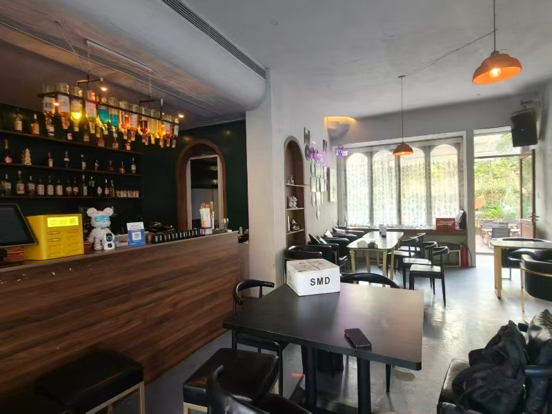 好运转(酒里游小酒馆 )濮院景盛路音乐酒馆店转让