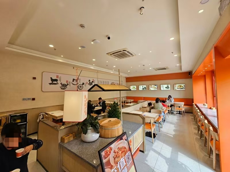 好运转(财羊发羊肉面)十字路口、纯一层158㎡精装羊肉面馆转让