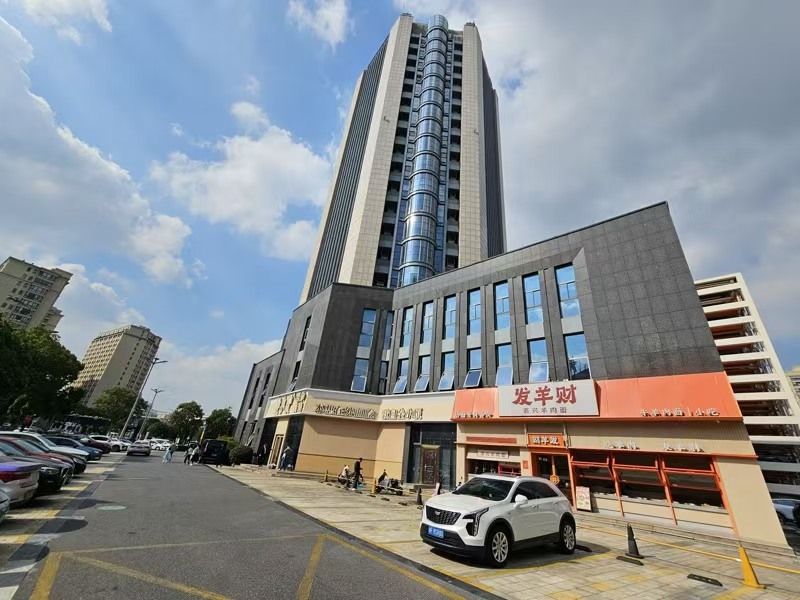 好运转(财羊发羊肉面)十字路口、纯一层158㎡精装羊肉面馆转让