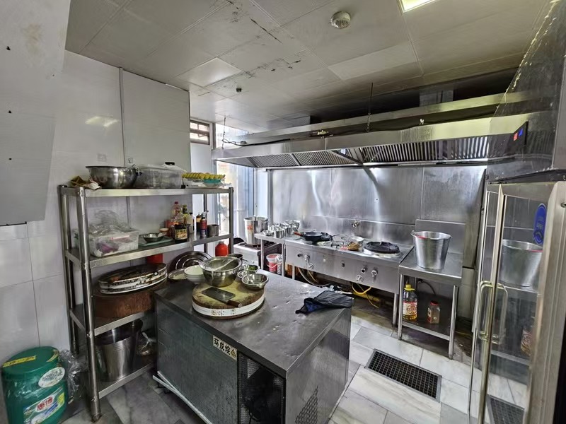 好运转(财羊发羊肉面)十字路口、纯一层158㎡精装羊肉面馆转让