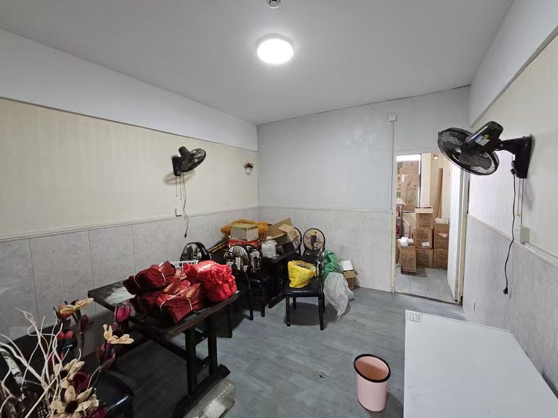 好运转(海燕卤食)餐饮街区中心位置、卤味熟食店转让、可做餐饮