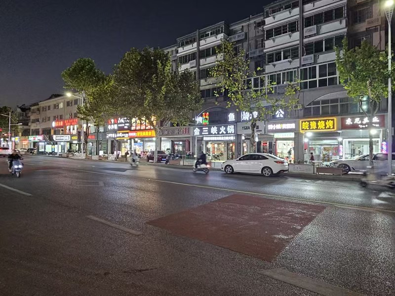 好运转(渝小牛鲜牛肉火锅)餐饮专区纯一层260㎡餐饮店转让、燃气已通