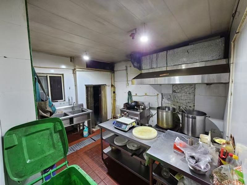 好运转(渝小牛鲜牛肉火锅)餐饮专区纯一层260㎡餐饮店转让、燃气已通