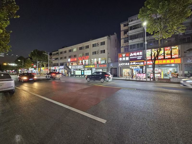 好运转(渝小牛鲜牛肉火锅)餐饮专区纯一层260㎡餐饮店转让、燃气已通