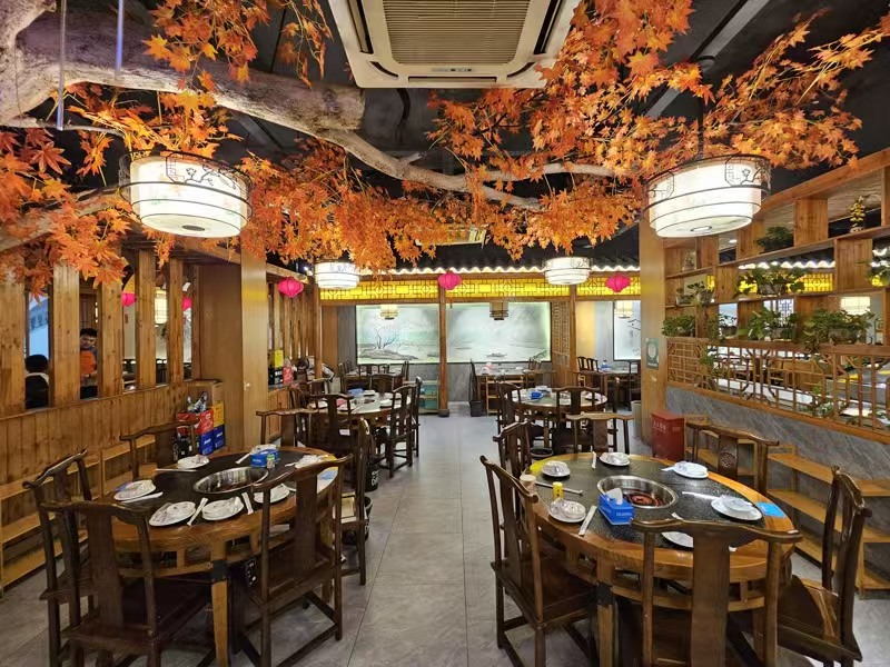 好运转(渝小牛鲜牛肉火锅)餐饮专区纯一层260㎡餐饮店转让、燃气已通