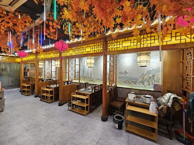 好运转(渝小牛鲜牛肉火锅)餐饮专区纯一层260㎡餐饮店转让、燃气已通