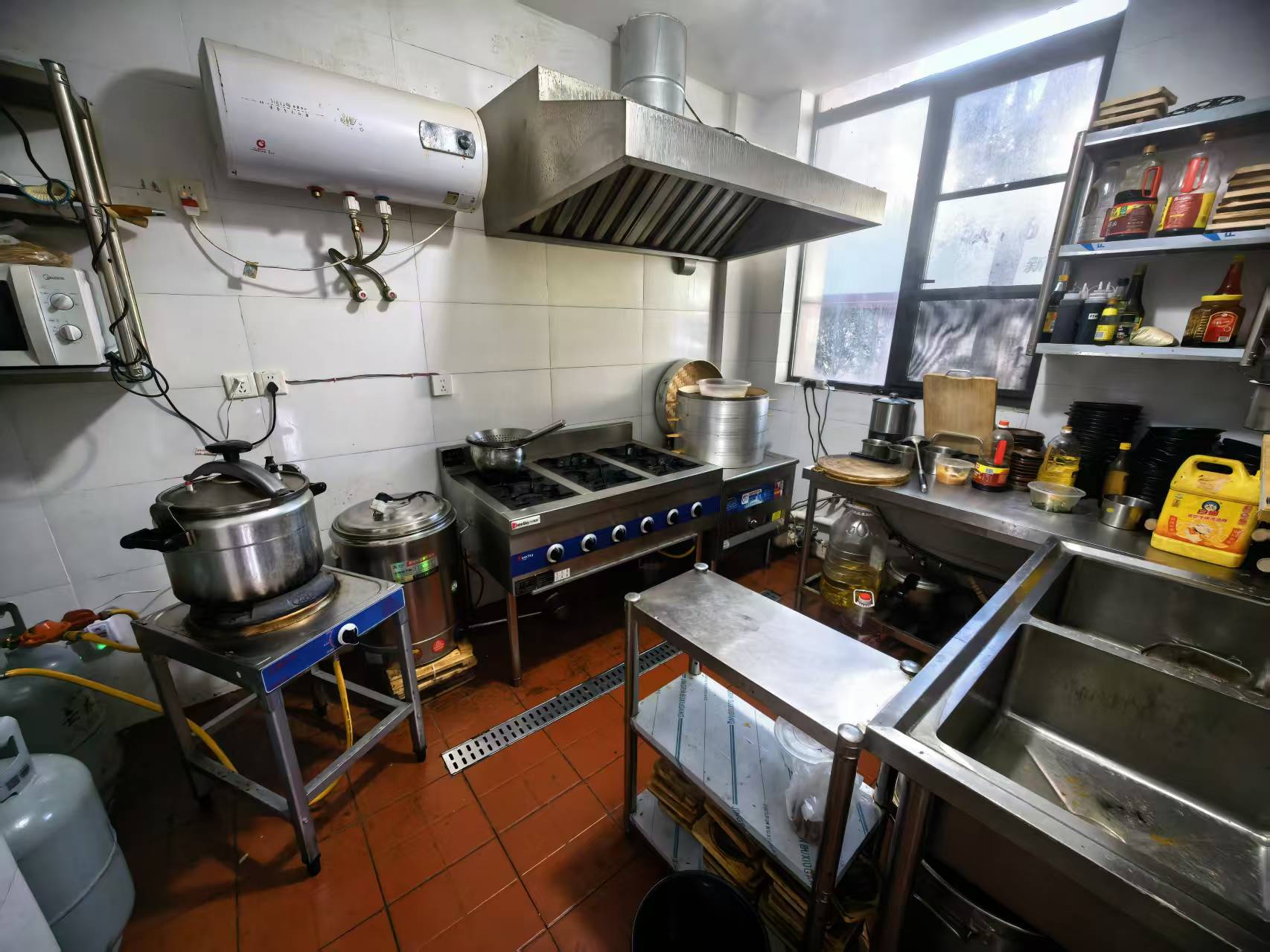 好运转(鬼火冒砂锅菜)秀洲区凯旋广场靠近友谊街小吃店转让