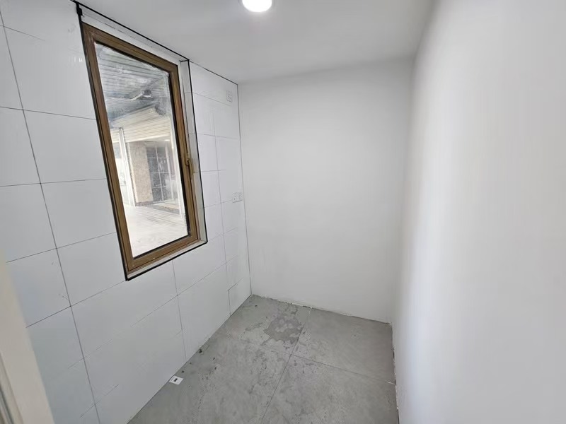 好运转(170㎡店铺出租)濮院毛衫工业重镇、毛衫展厅出租