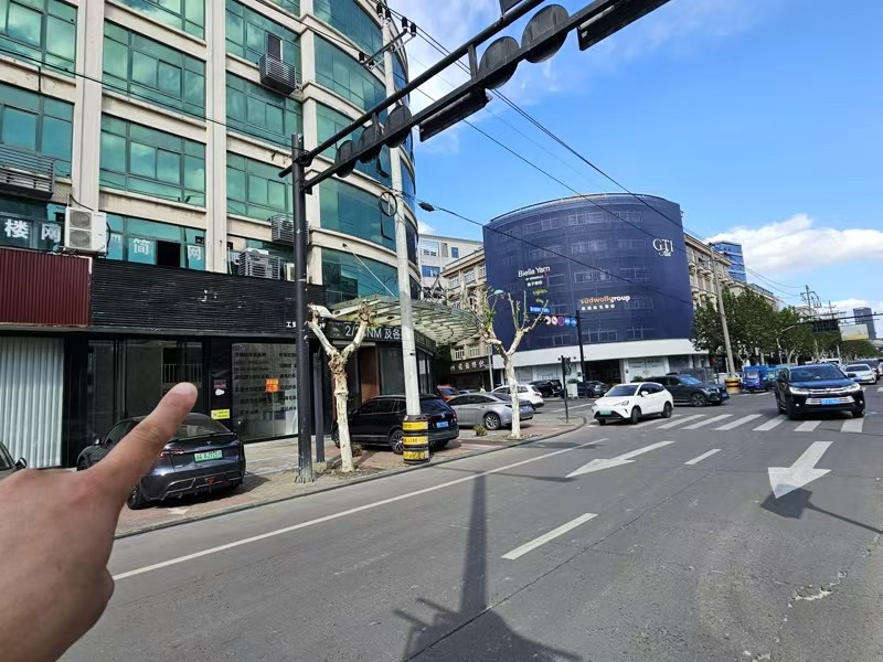 好运转(170㎡店铺出租)濮院毛衫工业重镇、毛衫展厅出租