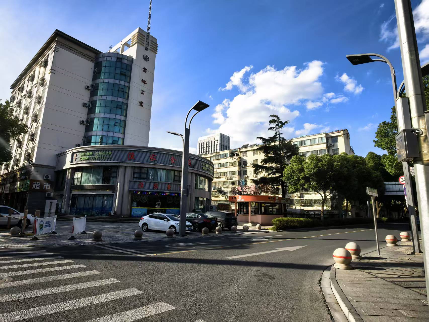 好运转(鬼火冒砂锅菜)秀洲区凯旋广场靠近友谊街小吃店转让