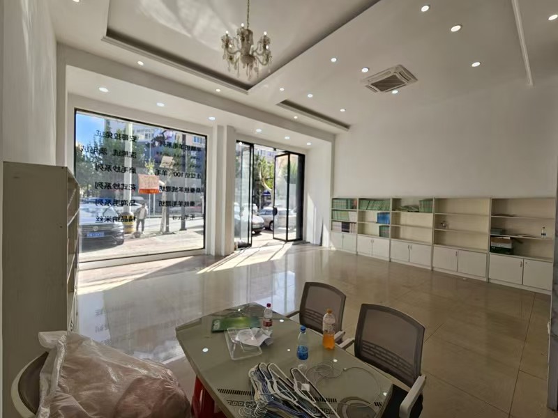 好运转(170㎡店铺出租)濮院毛衫工业重镇、毛衫展厅出租