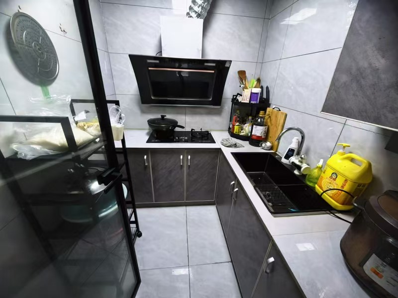 好运转(YIYI易卫浴)嘉善大云镇双小区门口卫浴店转让(可空转,没有行业限制)