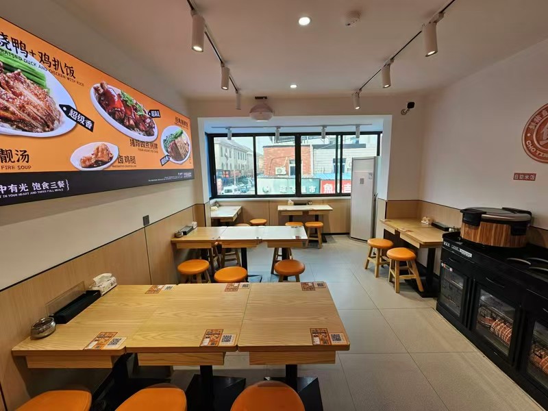 好运转(潮蹄现卤猪脚饭)工业重镇繁华主街十字路口100㎡小吃店转让