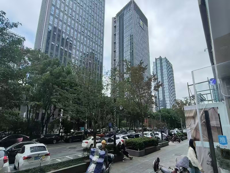 好运转(乐途棋牌)写字楼、居民小区、美食街、精装棋牌室转让