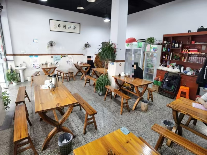 好运转(骑塘小鱼儿面馆)桐乡市永兴路235号65㎡面馆店转让