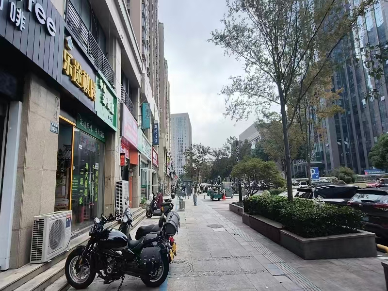 好运转(乐途棋牌)写字楼、居民小区、美食街、精装棋牌室转让