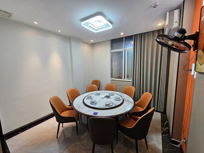 好运转(杭味府)工业重镇中心地段精装高配餐饮店转让‘合伙店分歧严重’