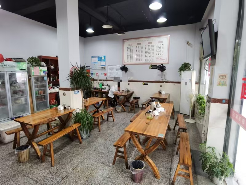 好运转(骑塘小鱼儿面馆)桐乡市永兴路235号65㎡面馆店转让