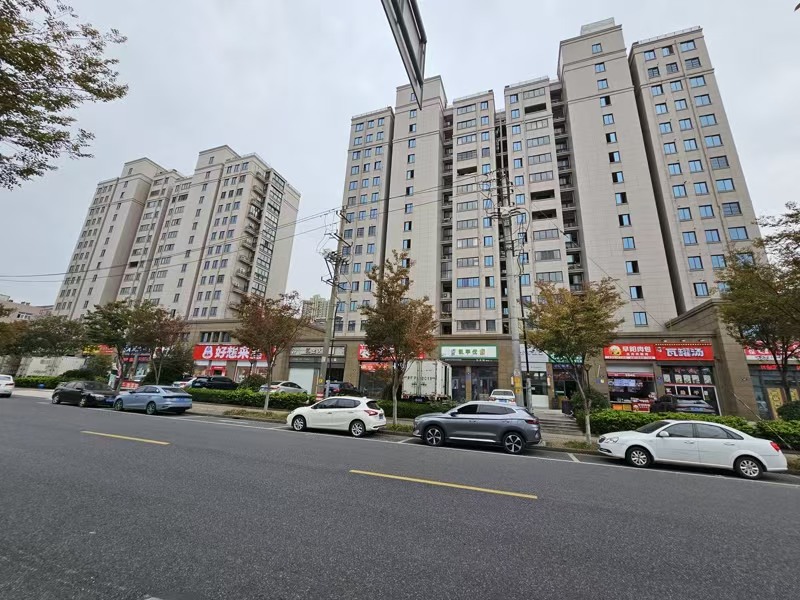 好运转(拾伍烘焙)大型商场‘肯德基旁’进出口第一家56㎡店铺转让