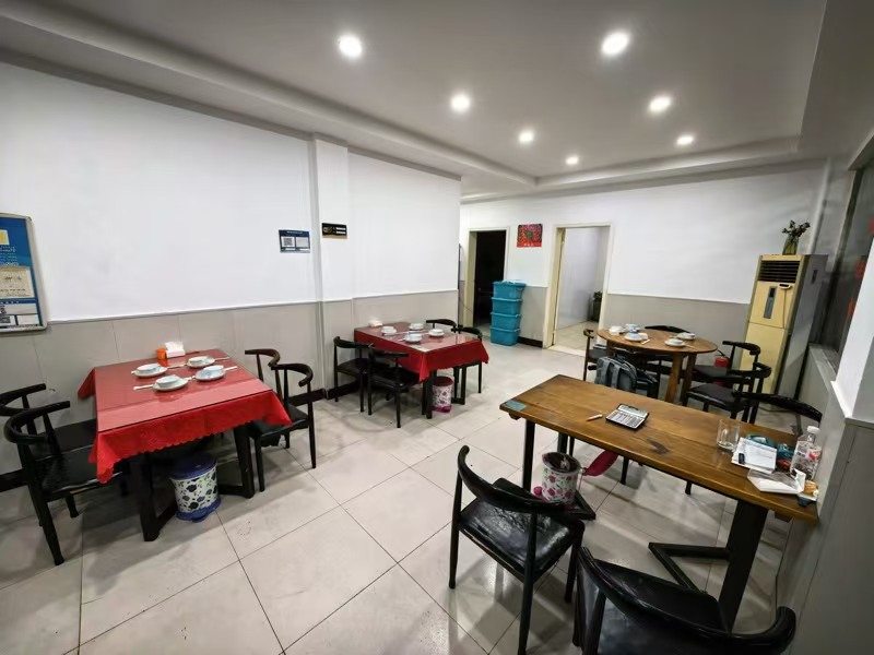 好运转(鲜花椒)桐乡市和平路双小区门口6年餐饮店转让