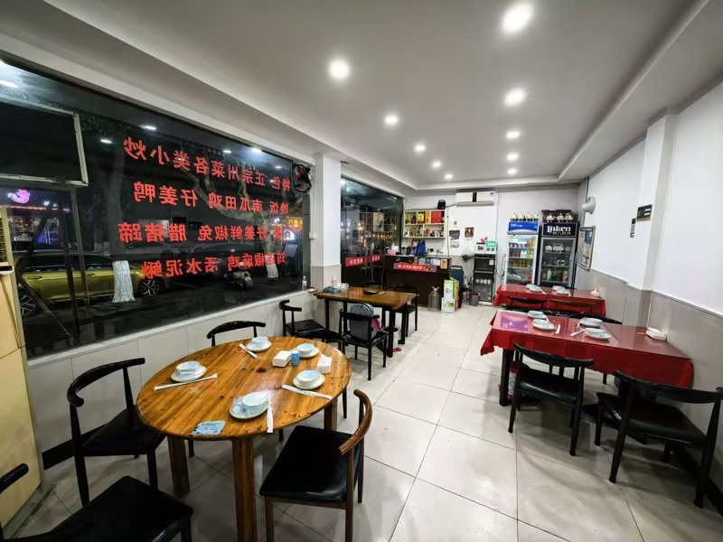 好运转(鲜花椒)桐乡市和平路双小区门口6年餐饮店转让