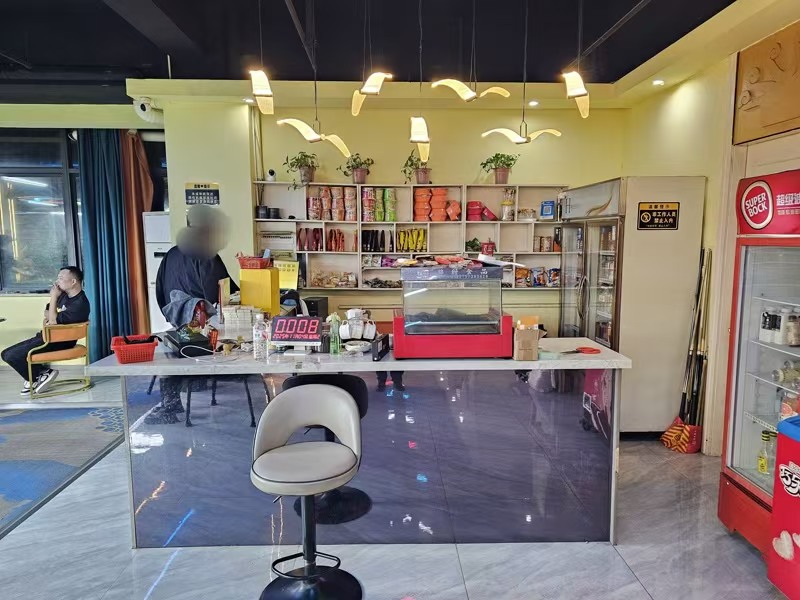 好运转(亿豪台球会所)镇中心‘中学对面’700㎡台球厅转让