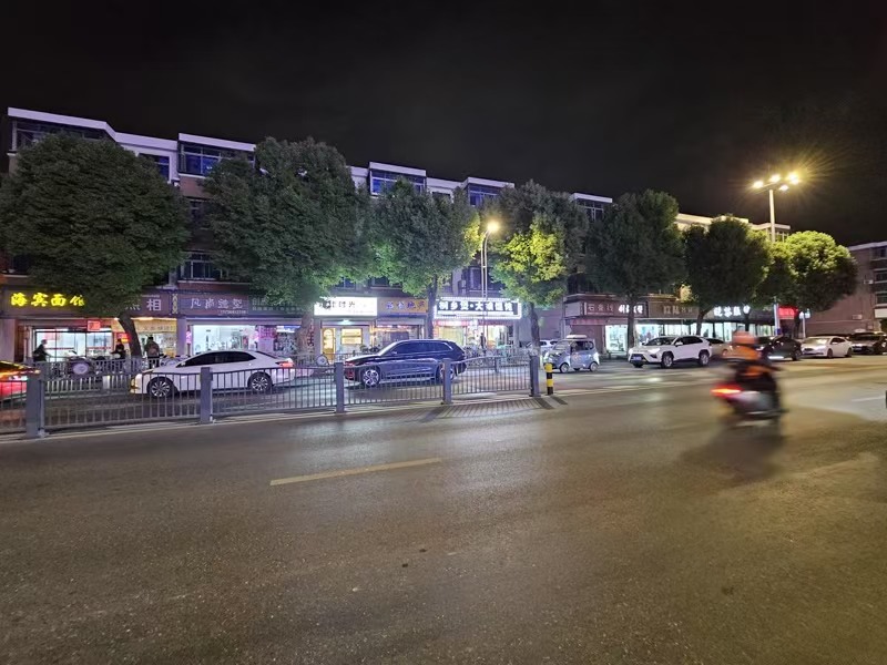 好运转(亿豪台球会所)镇中心‘中学对面’700㎡台球厅转让