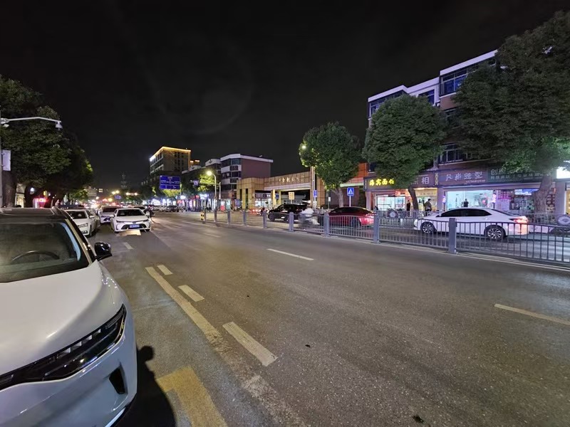 好运转(亿豪台球会所)镇中心‘中学对面’700㎡台球厅转让