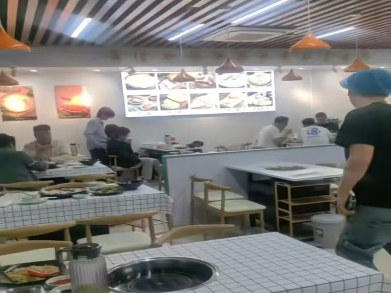 好运转（牛肉馆转让）餐饮街纯一层120平精装餐饮店转让48000