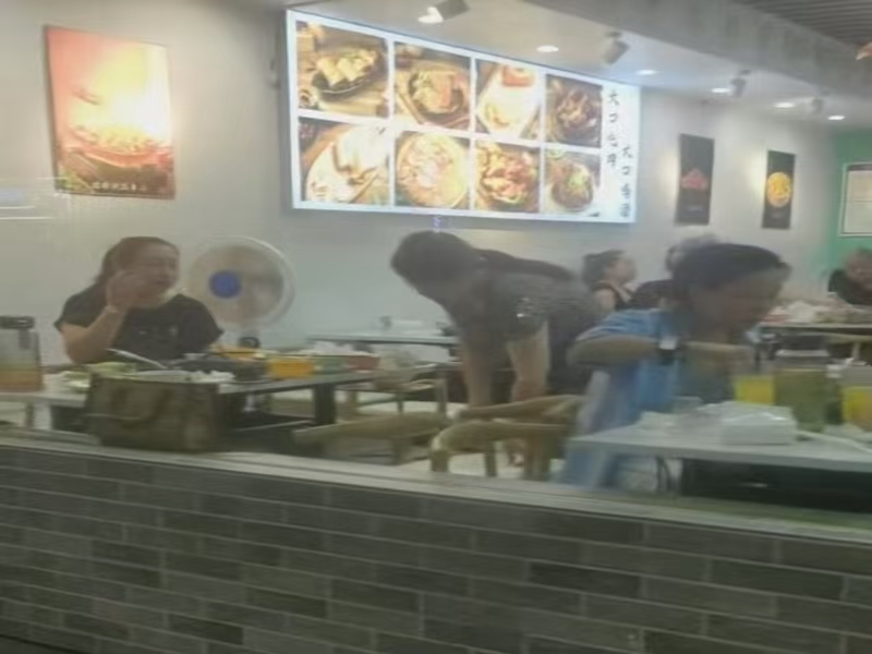 好运转(牛肉馆转让)餐饮街纯一层120平精装餐饮店转让48000