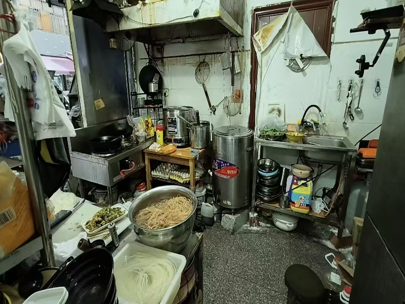 好运转（牛肉汤）濮院四周都是成熟小区，加工厂、工业园区、五年小吃店转让