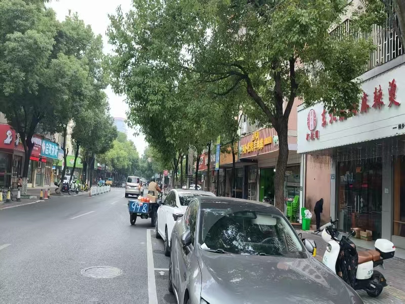 好运转(新胜园东北粘糊麻辣烫)成熟小区、美食街、KTV娱乐场所、小吃店转让