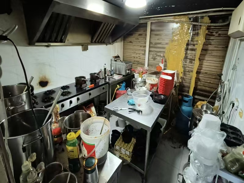 好运转(新胜园东北粘糊麻辣烫)成熟小区、美食街、KTV娱乐场所、小吃店转让