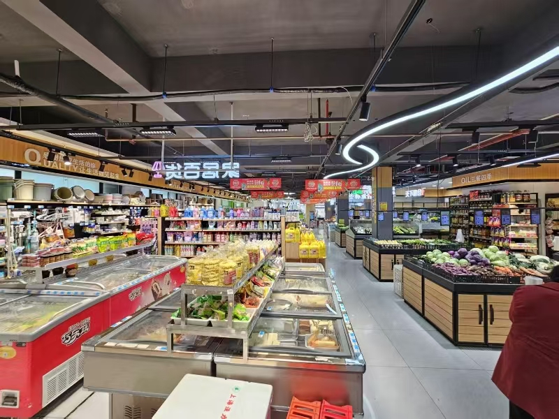 好运转(新镇南超市)菜场门口、十字路口、超大拐角超市转让、营收2万左右