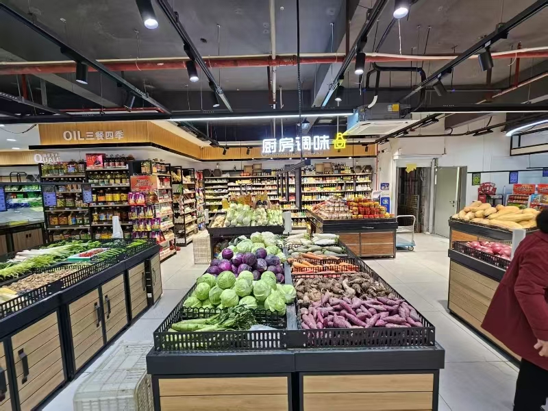 好运转(新镇南超市)菜场门口、十字路口、超大拐角超市转让、营收2万左右