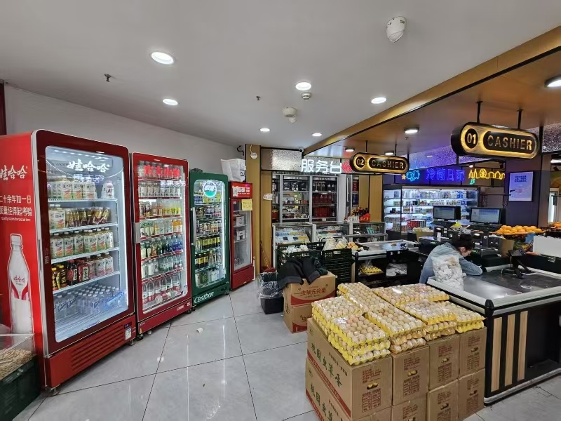 好运转(新镇南超市)菜场门口、十字路口、超大拐角超市转让、营收2万左右