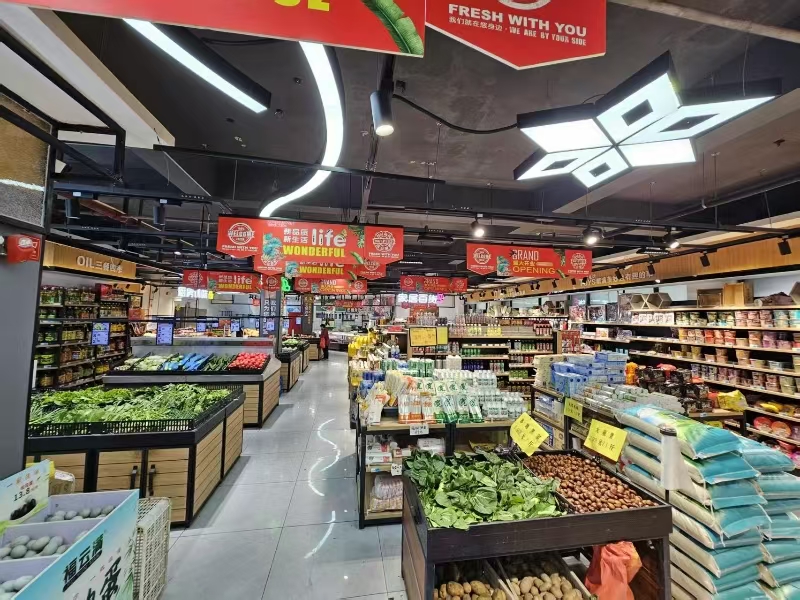 好运转(新镇南超市)菜场门口、十字路口、超大拐角超市转让、营收2万左右