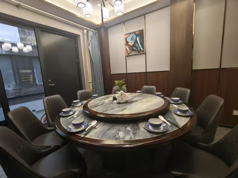 好运转(精装餐饮店转让)咬强羊肉面。南湖区九曲路辰溪里市中心CBD商圈面馆转让