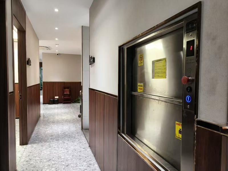 好运转(精装餐饮店转让)咬强羊肉面。南湖区九曲路辰溪里市中心CBD商圈面馆转让