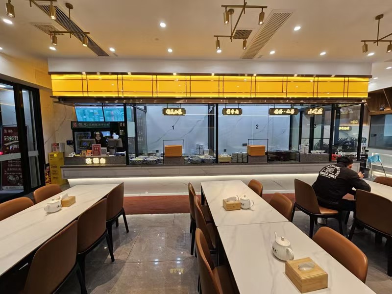 好运转(豪装餐饮店转让)嘉兴主城区蕞繁华段360平餐饮店转让,营收1.2万+/天